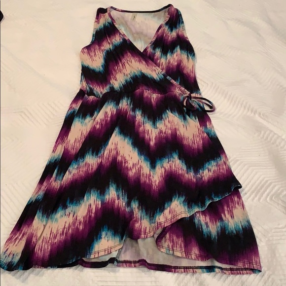 Gorgeous short wrap style dress - Picture 1 of 4